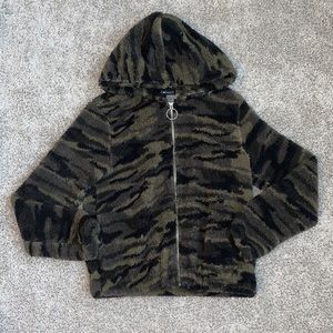 NWOT- fuzzy zip up hoodie size small